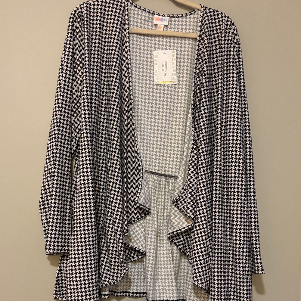 LuLaRoe Black and White Houndstooth Cardigan leggings material tired